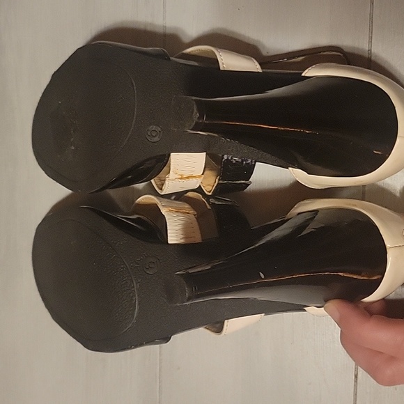 Forever Selected by Paula Abdul black and white patten leather heels size 6 - Picture 5 of 6